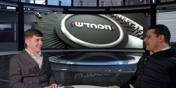 Nested Sequence 22.00_01_39_20.Still001.jpg