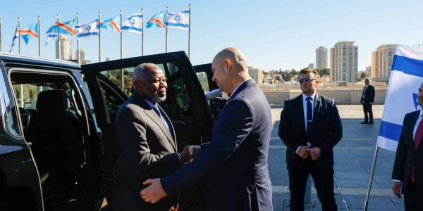 אוחנה עם נשיא האסיפה בקונגו. צילום: נועם מושקוביץ/ דוברות הכנסת