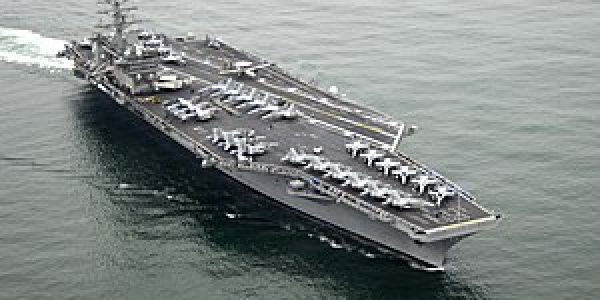 נושאת המטוסים האמריקנית USS Nimitz (CVN-68)