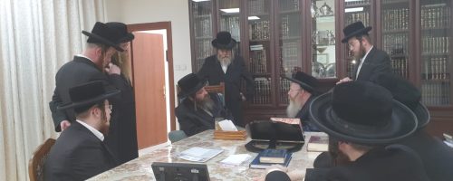 האדמו"ר מפיטסבורג בביקור// צילום: מהנעשה והנשמע