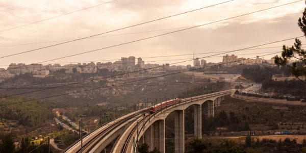 רכבת ישראל ירושלים תל אביב כניסה לעיר