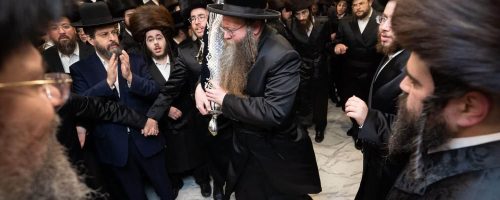 הכנסת ספר תורה לבית מדרש צאנז בלייקווד