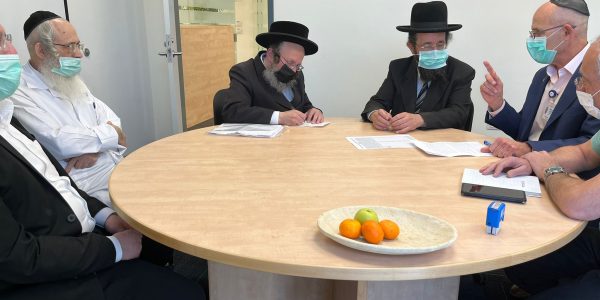 מכירת חמץ של בי"ח שערי צדק וביקור חולים לגוי ערב פסח תשפ"ב