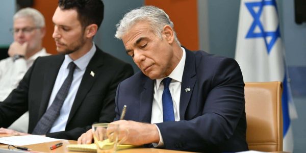שר החוץ לפיד בהערכת מצב מדינית ביטחונית