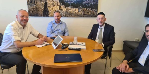 ח"כ אורי מקלב בפגישה עם ראש רשות האוכלוסין תומר מוסקוביץ