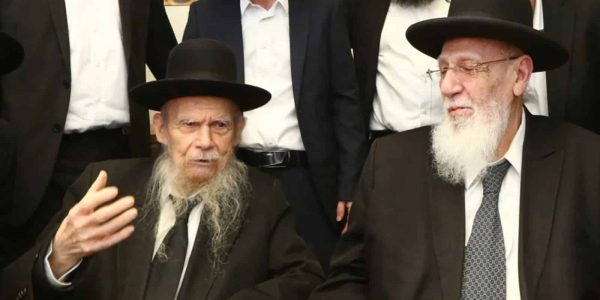 מרן ראש הישיבה הגאון רבי גרשון אדלשטיין שליט"א עם מרן חכם שלום הכהן זצוק"ל