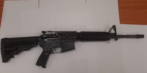 רובה שנתפס אצל תושבי תל שבע. צילום: דוברות שב"כ