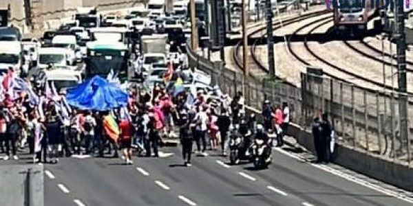 חסימה באיילון- צילום דוברות המחאה