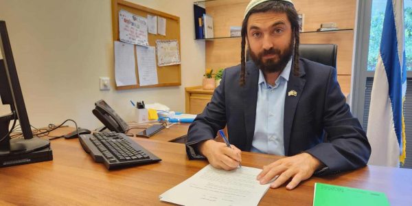 צבי סוכות -צילום דוברות