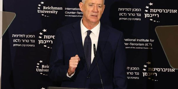 יו"ר המחנה הממלכתי בני גנץ בכנס רייכמן. צילום: גלעד קוולרצ׳יק