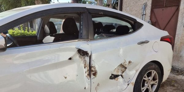 הרכב שנפגע מהקרנף. צילום: הספארי