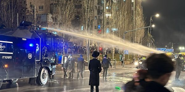 הפגנה בעקבות הכוונה לכפות גיוס בני ישיבות. צילום: דוברות המשטרה