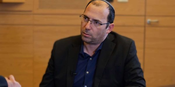 יו"ר ועדת חוקה ח"כ שמחה רוטמן בריאיון חג ל'המחדש'.