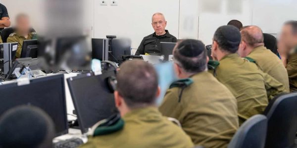 גלנט בבסיס 8200. צילום: אריאל חרמוני/משהב"ט
