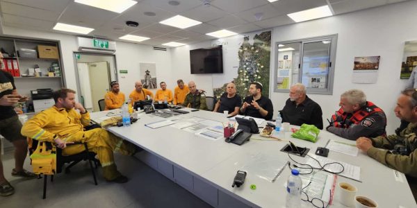 השר וסרלאוף עם ראשי הרשויות בצפון. צילום: באדיבות המצלם