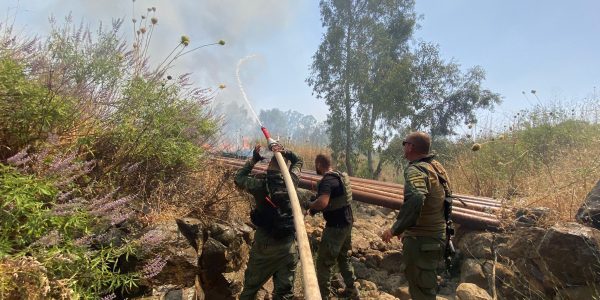 כיתת הכוננות של קצרין פועלת ללא הפסקה בכיבוי מוקדי השריפות צילום: מעוז קורייש - כיתת כוננות קצרין.