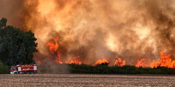 לוחמי האש נאבקים בשריפות שנגרמו מהירי מלבנון. צילום: כב"ה צפון