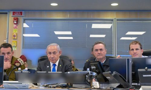נתניהו וכ"ץ בבור חיל האוויר  צילום: קובי גדעון/לע"מ