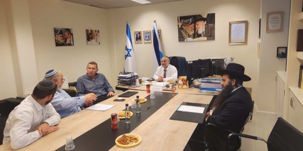 המפגש בלשכת סגן השר