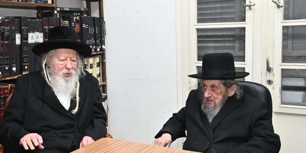כ"ק מרן האדמו"ר מגור נועד עם מרן רשכבה"ג הגר"ד לנדו