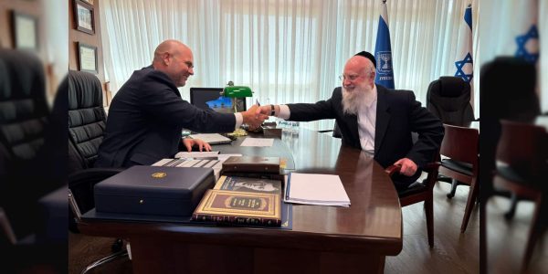 חבר הכנסת משה רוט ואמיר אוחנה