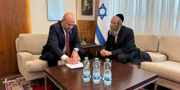 יעקב טסלר עם יו"ר הכנסת