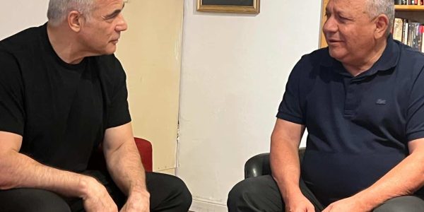 לפיד ואיזנקוט. צילום: דוברות