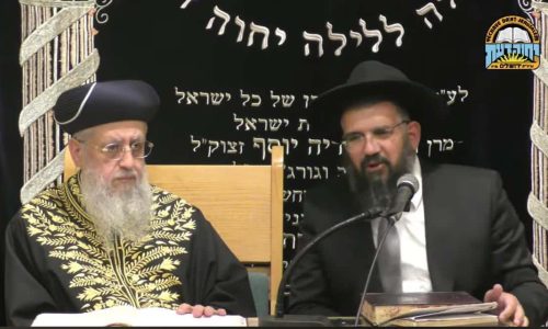 הרב ארז אלחרר לצידו של הראשון לציון הגר"ד יוסף