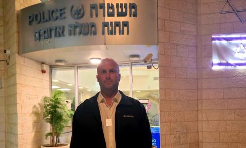 באדיבות המצלם