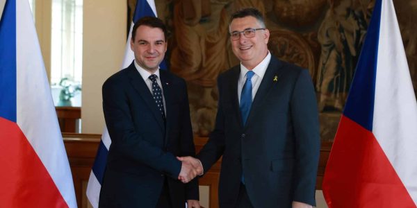 גדעון סער בצ'כיה   צילום: שלו מן/לע"מ