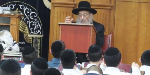 משגיח ישיבת "קול תורה" הגאון רבי אביעזר שפירא זצ"ל