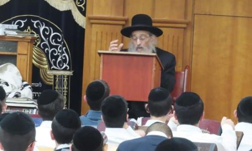 משגיח ישיבת "קול תורה" הגאון רבי אביעזר שפירא זצ"ל