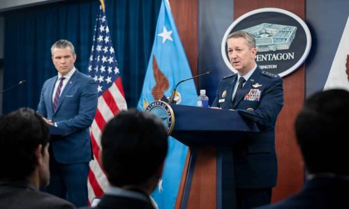 הגסת' וקיין במסיבת עיתונאים