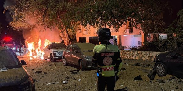 זירת נפילה בחולון. צילום: מד"א