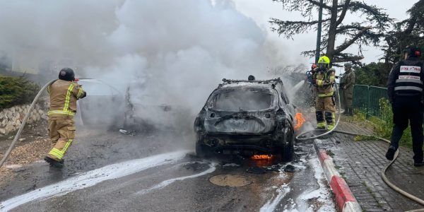 הרכב שנפגע במשגב עם  צילום: דוברות כבאות