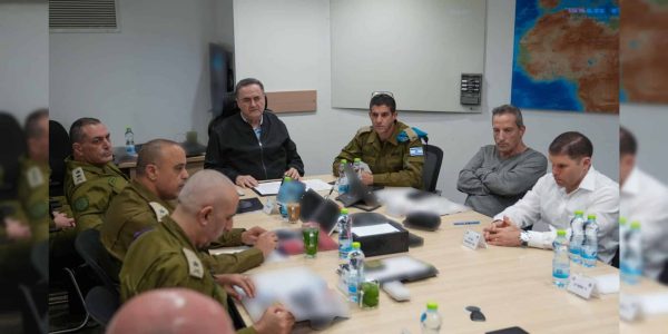 הערכת מצב של השר כ"ץ   צילום: אריאל  חרמוני/משרד הביטחון