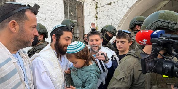 החלאקה לבנו של צבי סוכות