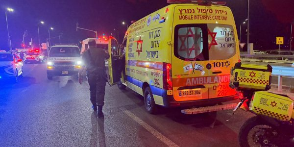 זירת הפיגוע בגוש עציון. צילום: מד"א