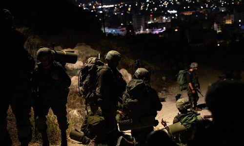 לוחמי צה"ל בפאתי מחנה הפליטים ג'נין. צילום: דו"צ