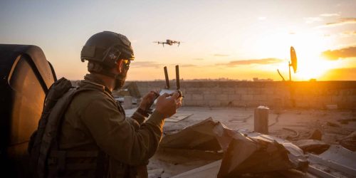 הפעלת רחפנים מתקדמים  צילום: דו"צ
