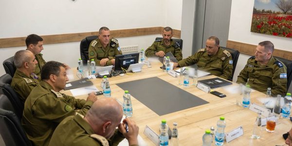 הרמטכ"ל אייל זמיר בפיקוד דרום. צילום: דו"צ