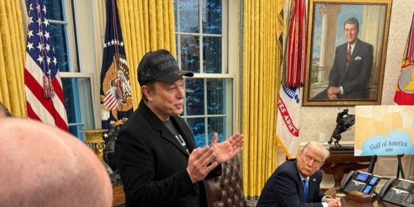 אילון מאסק עם הנשיא טראמפ. צילום: הבית הלבן