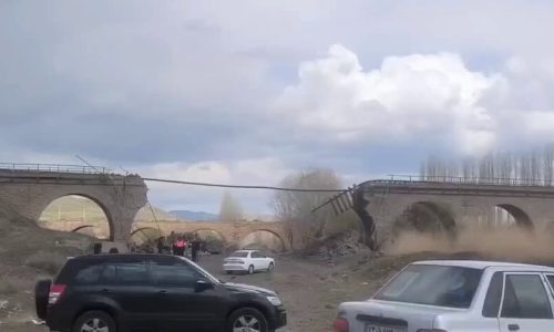 X2Twitter.com_NjA9LkFtEwEhCWDJ