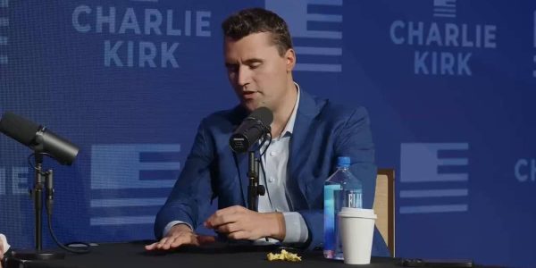 צ'ארלי קירק. צילומסך