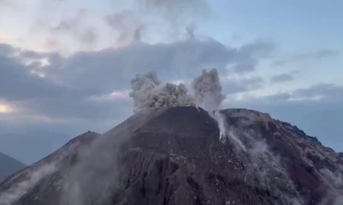 הר הגעש שהתפרץ. צילומסך