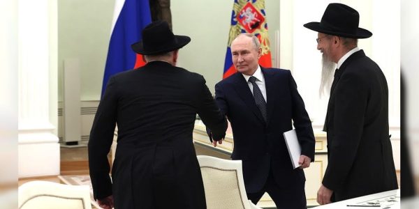 פוטין עם הרב בערל לאזאר.