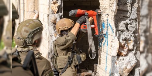 הריסת בית המחבל   צילום: דו"צ