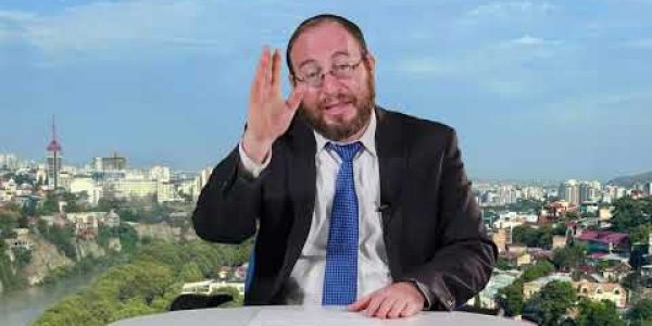 Video Thumbnail: הקומוניסט האדוק ביקש מהרב למול את בנו, זו הסיבה | הרב עדיאל שפיגל