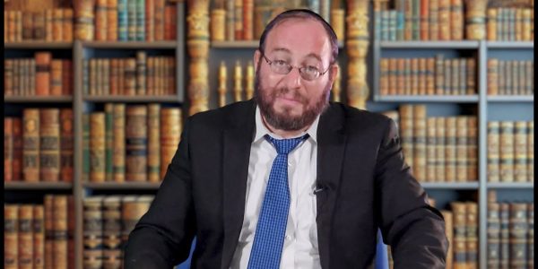 Video Thumbnail: השופט אהרון ברק נשאר בהלם מהתשובה של הרב | הרב עדיאל שפיגל