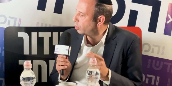 Video Thumbnail: שמוליק גרינברג: "אנחנו בדרך לניצחון - מנהלים שיח עם קבוצות גדולות שצפויות להצטרף"